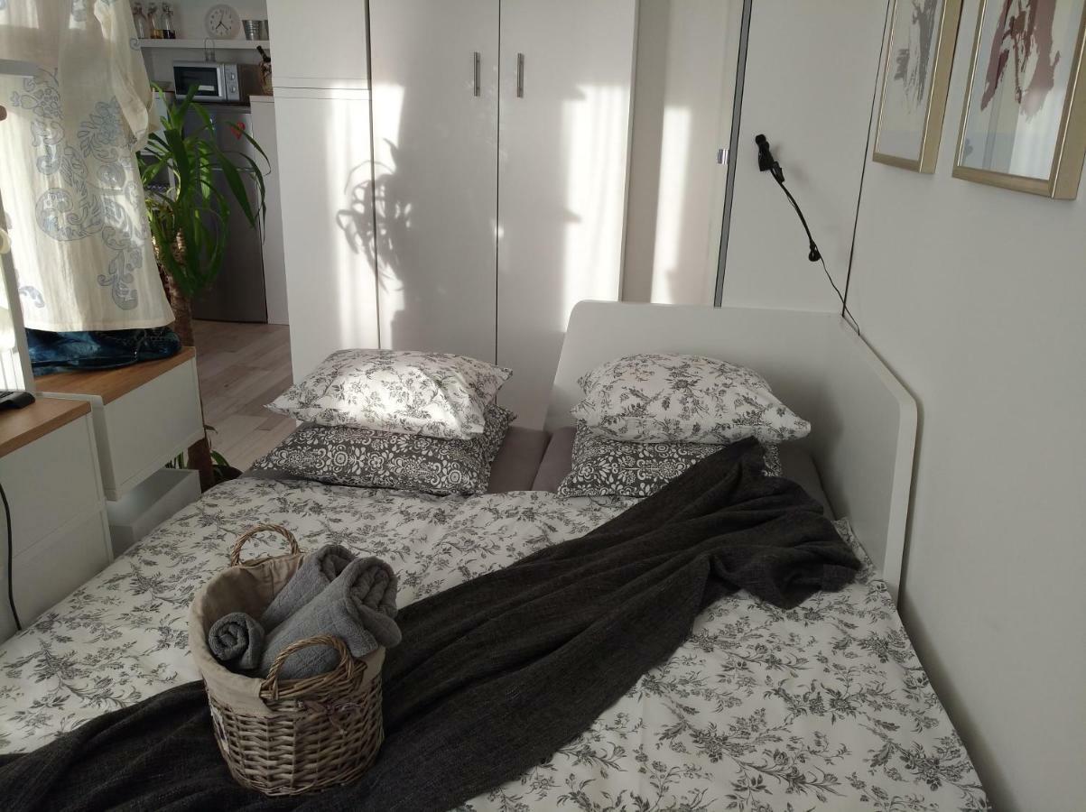 New Studio Apartment Sun With Free Parking Zagreb Exterior foto